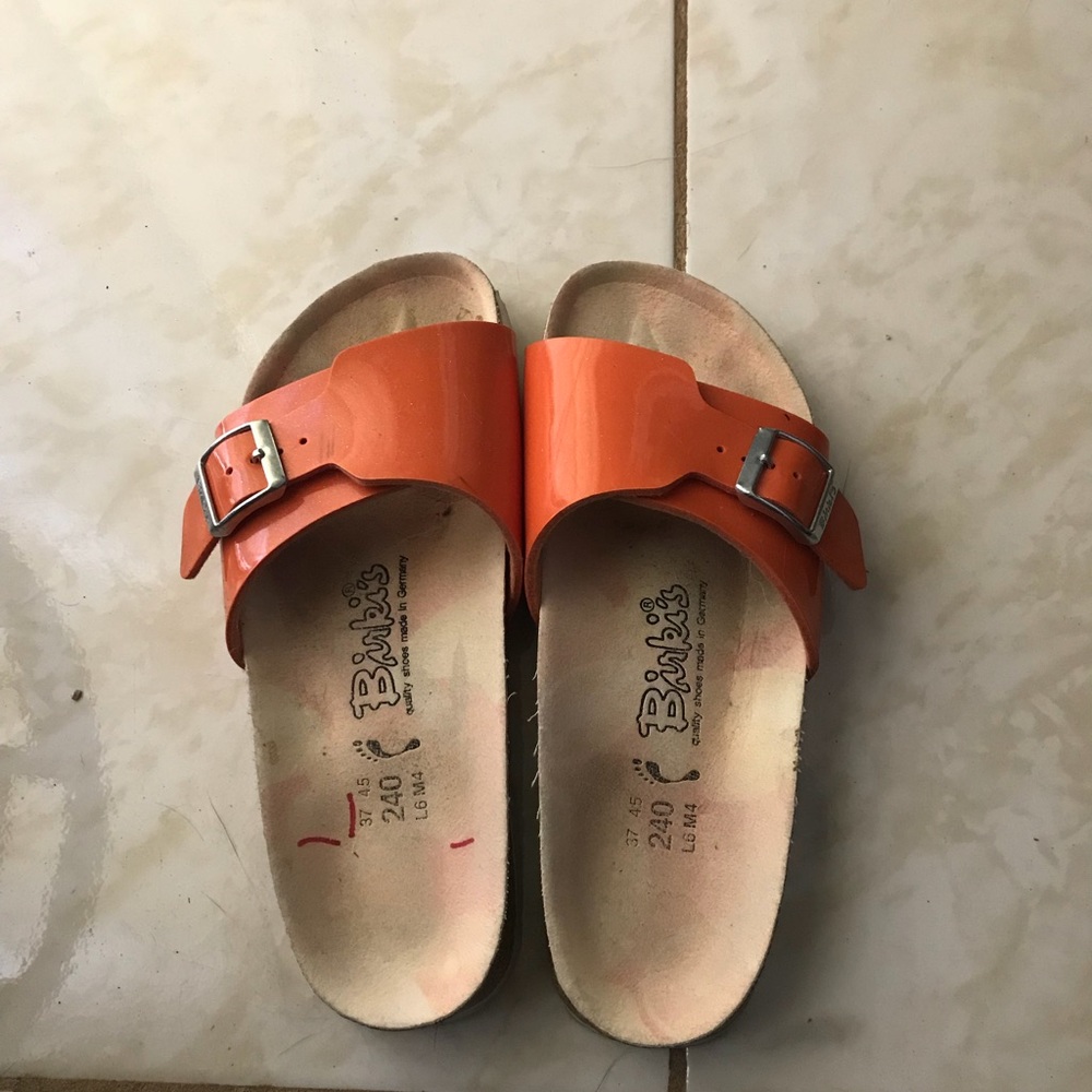 Orange birki’s